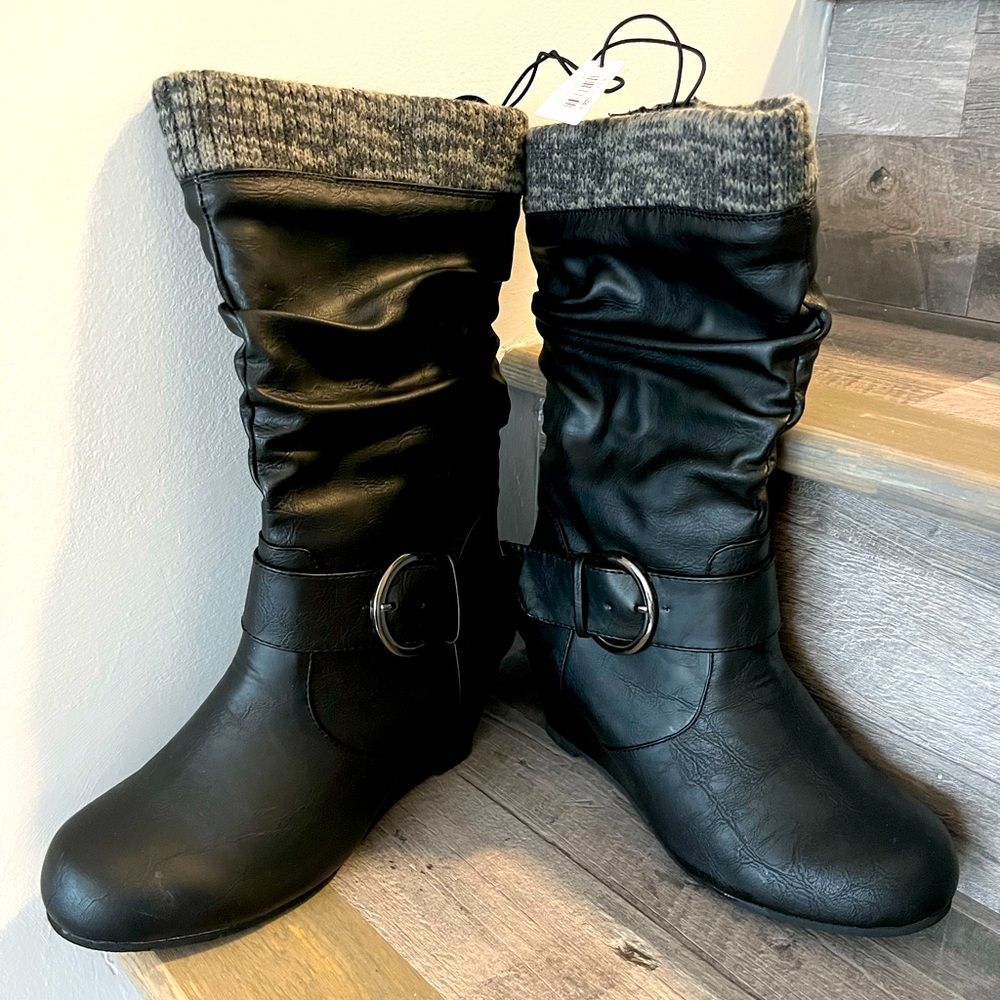 Black heeled boots